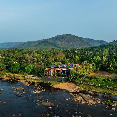 Hotel Sterling Athirappilly Kallana Esterno foto