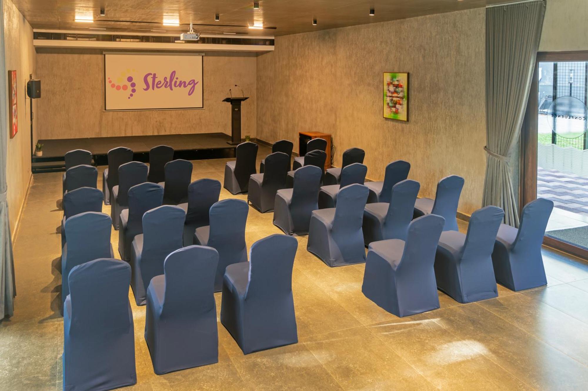 Hotel Sterling Athirappilly Kallana Esterno foto