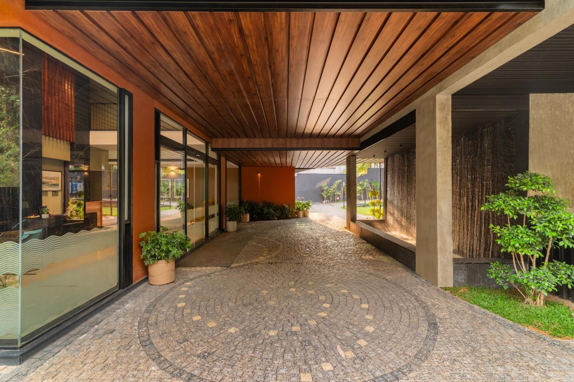 Hotel Sterling Athirappilly Kallana Esterno foto