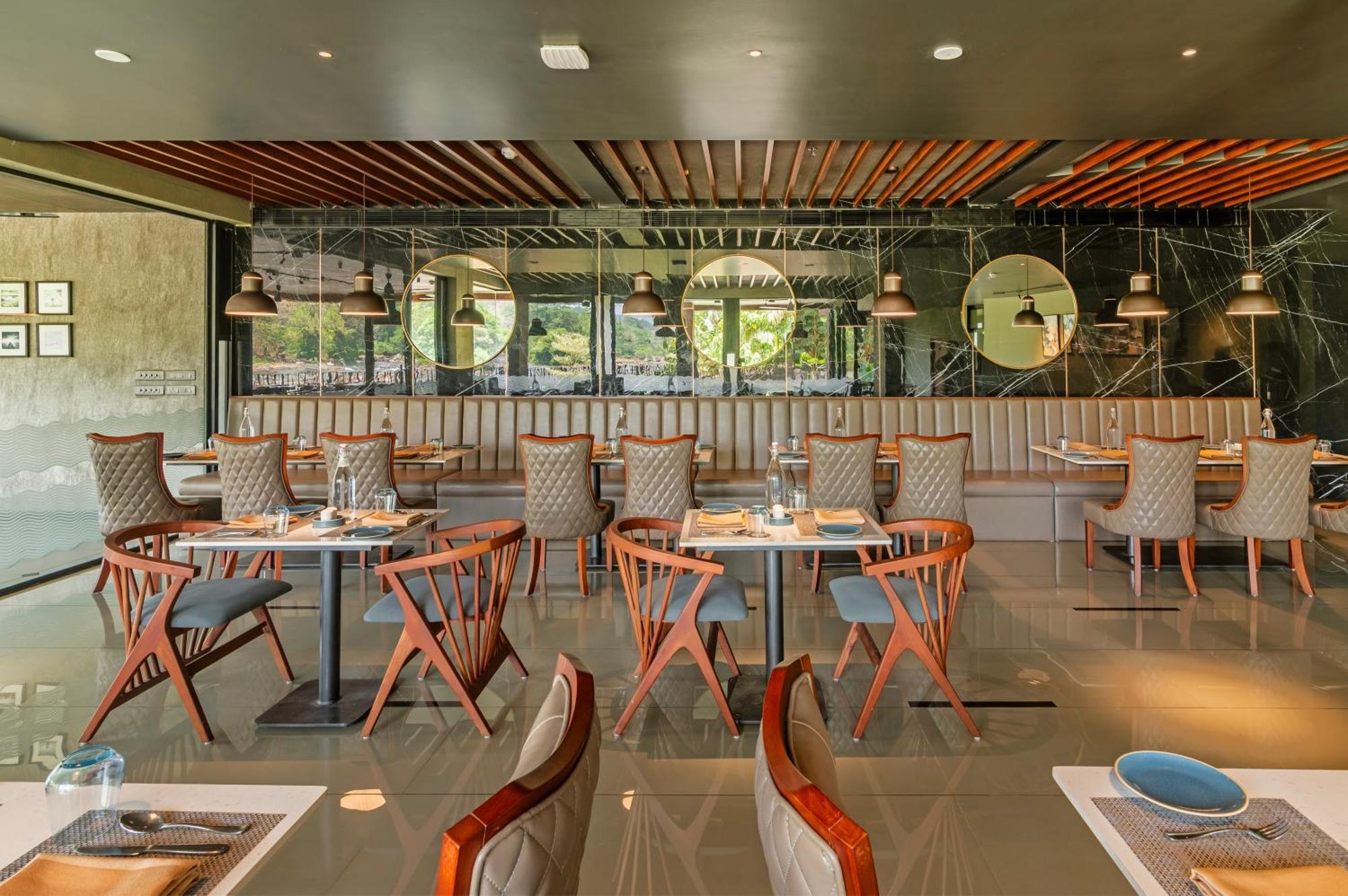 Hotel Sterling Athirappilly Kallana Esterno foto