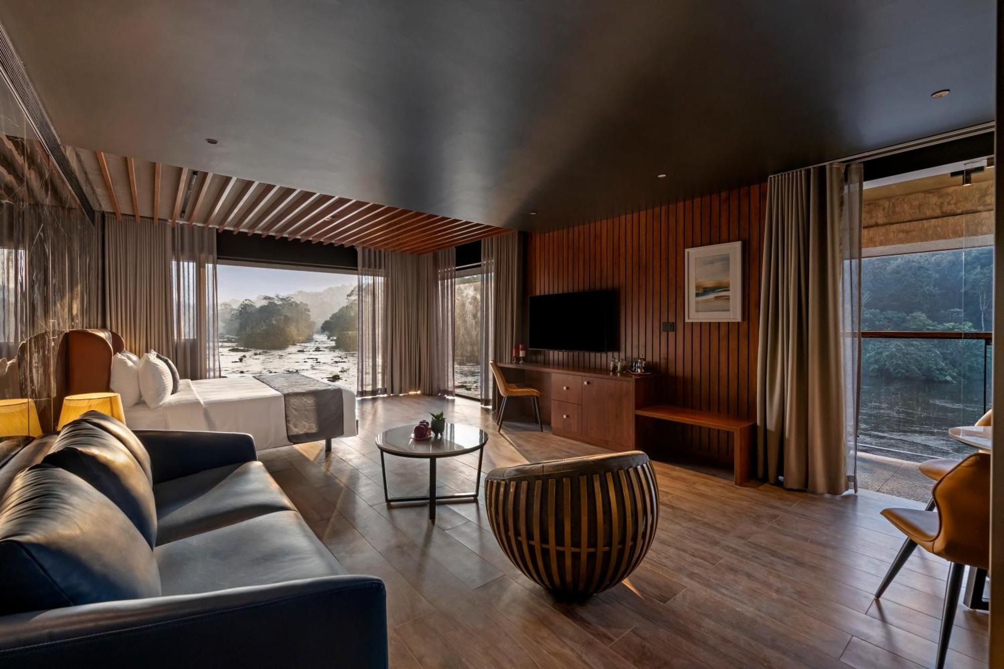 Hotel Sterling Athirappilly Kallana Esterno foto