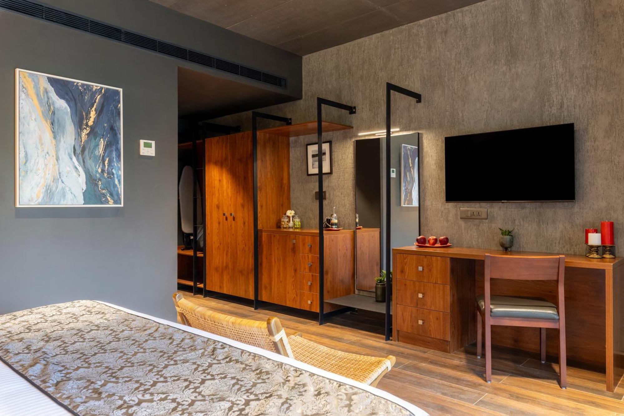 Hotel Sterling Athirappilly Kallana Esterno foto